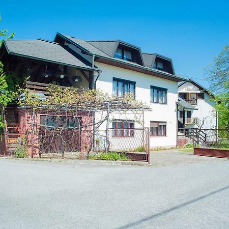 Cherry House Apartment Slunj Exterior photo